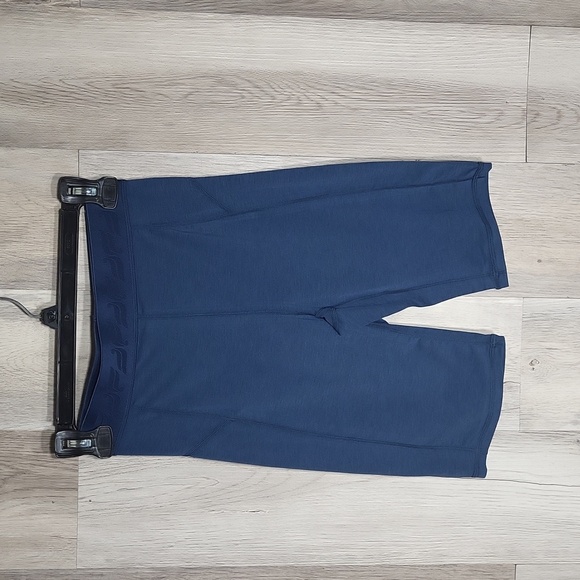 🛍Fabletics‎ Womens XXS Ultra High Waisted Wool Baselayer Bike Short 9" Blue NEW - Picture 1 of 9